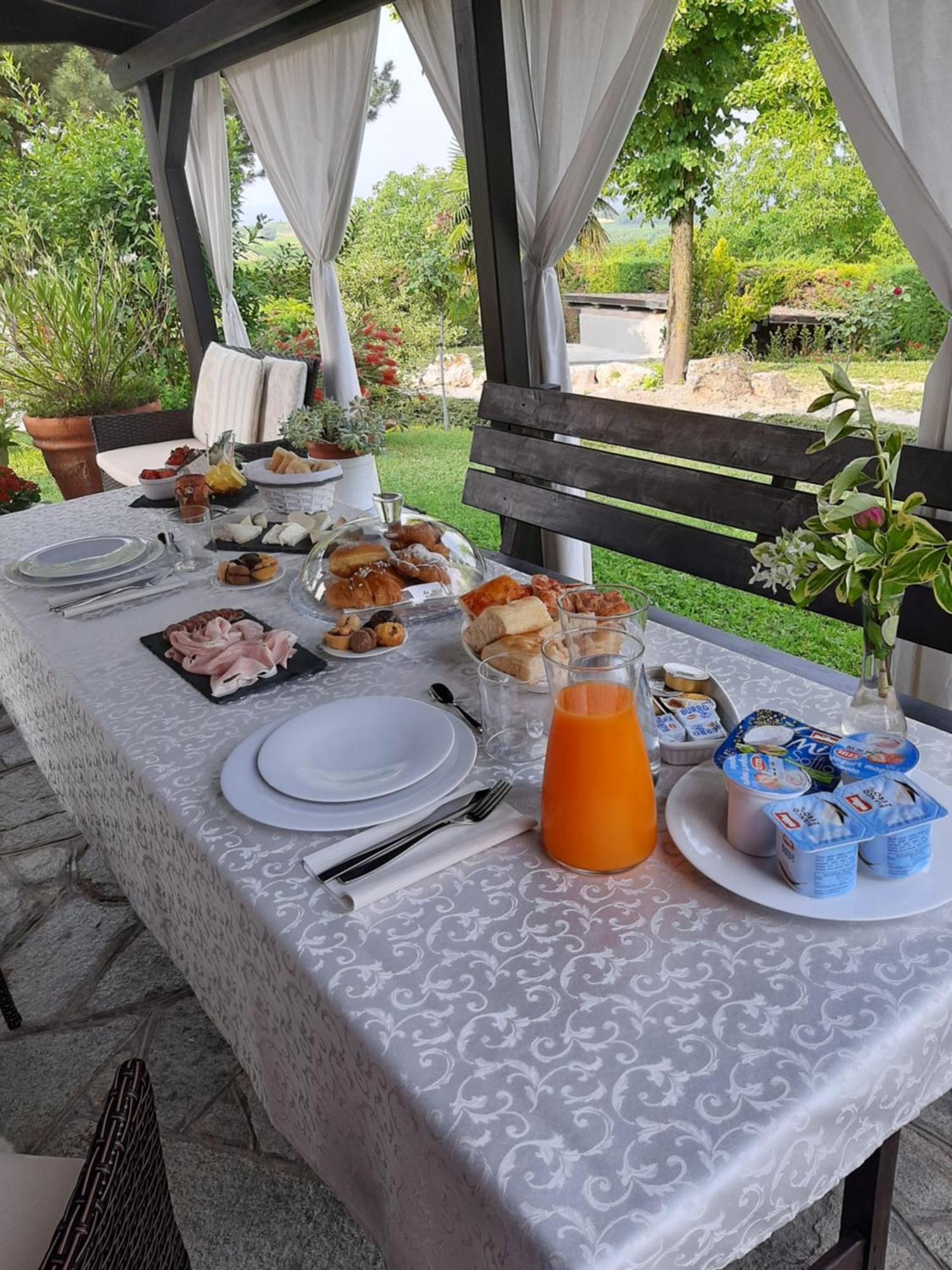 Suite Villa Aurelj Barolo Extérieur photo